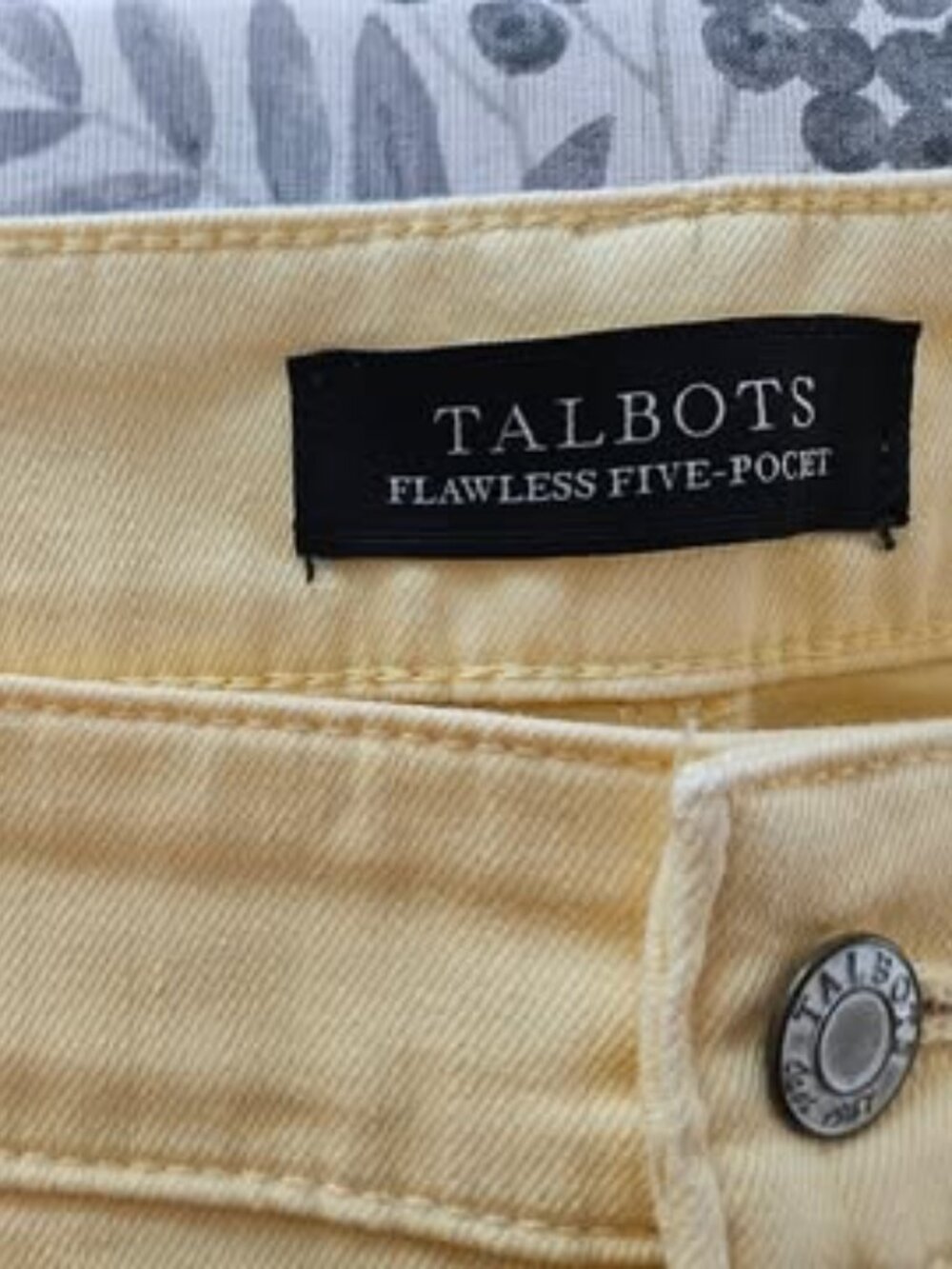 Talbots Yellow Boyfriend Shorts Size 12 – Flawless Five Pocket – Summer Staple - Picture 3 of 3